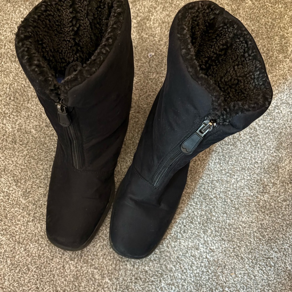 Cozy Black Winter Boots for Women